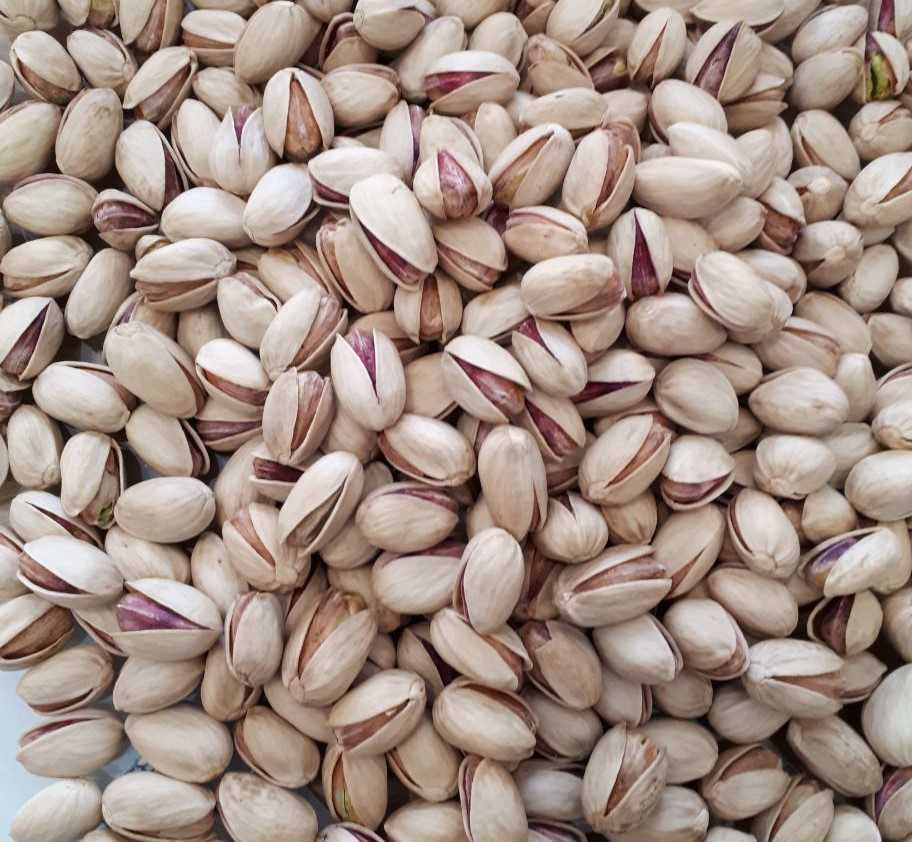 پسته احمد آقایی